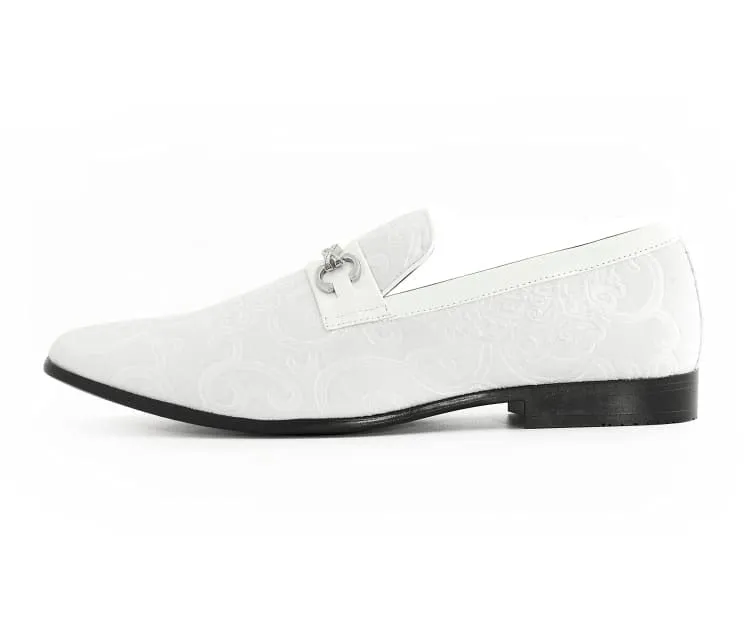 Amali Throne White Men’s Velvet Loafers With Paisley Pattern