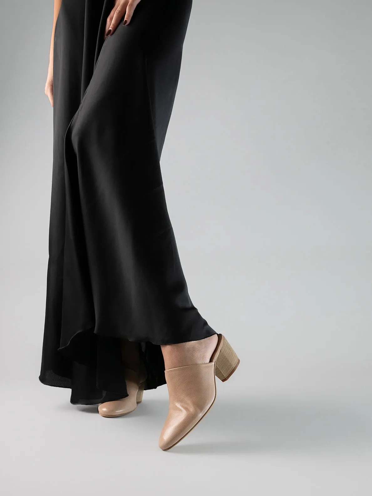 BETH 004 - Taupe Leather Mules