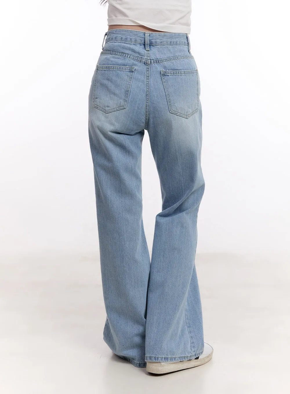 Daniella Relaxed-Fit Flared Jeans CM526