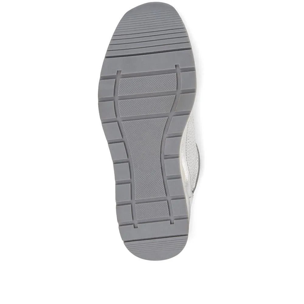 Lace-Up Leather Trainers - BRK35087 / 322 550