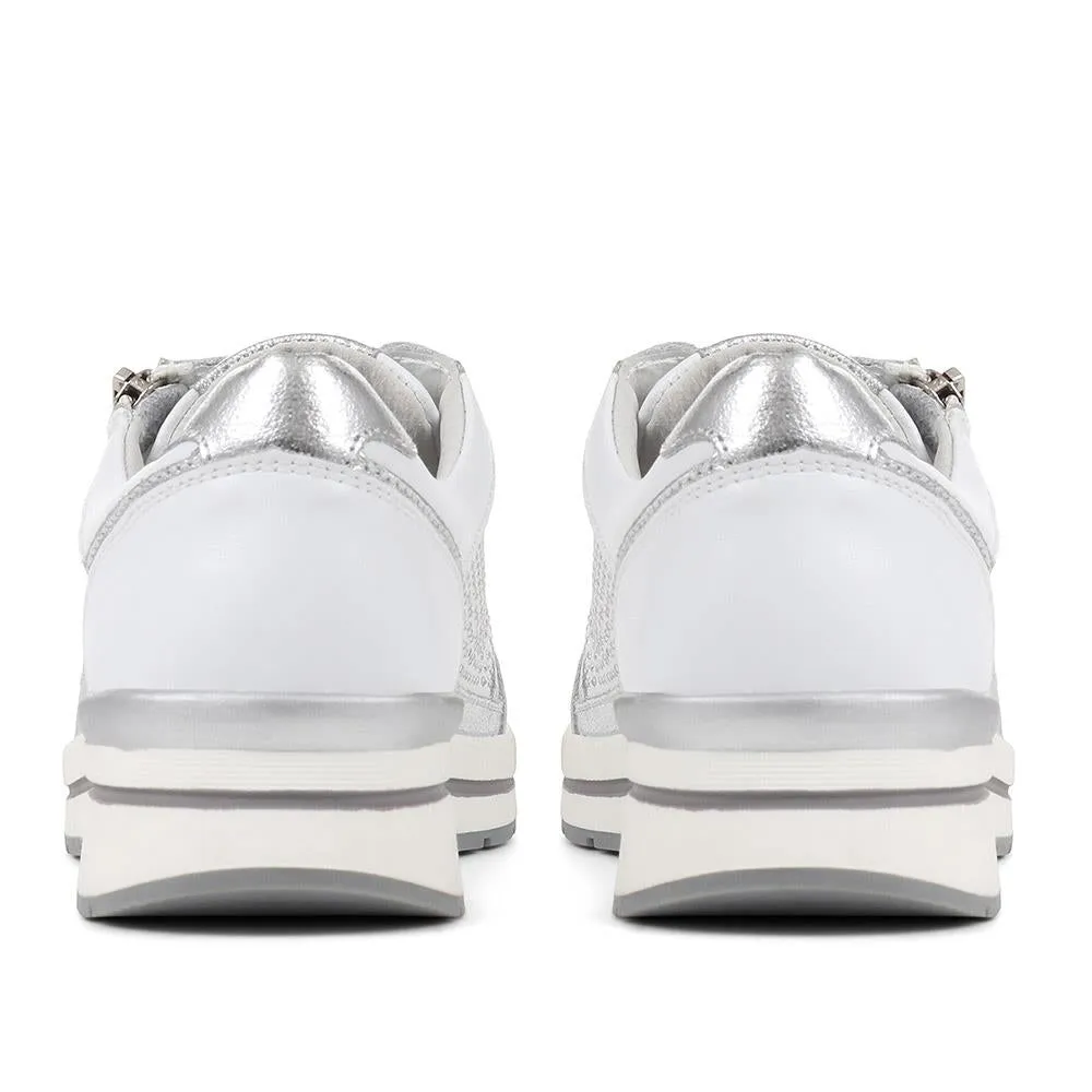 Lace-Up Leather Trainers - BRK35087 / 322 550