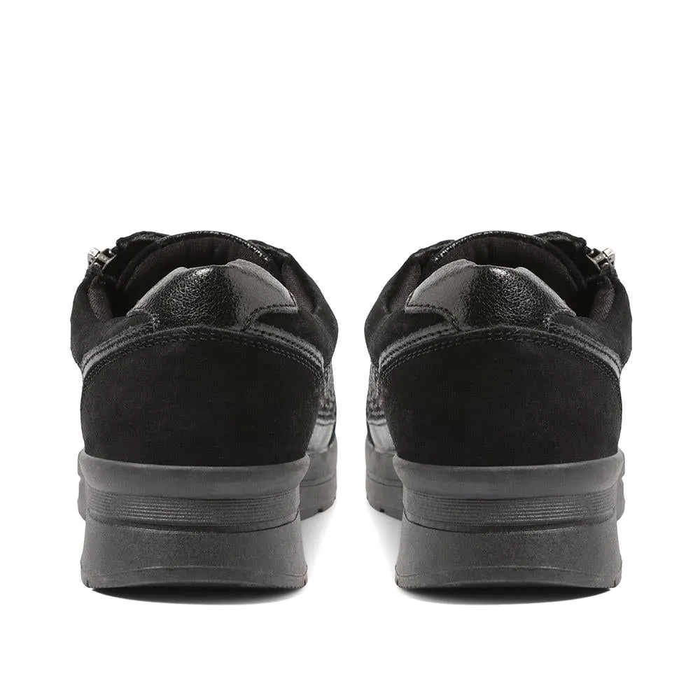 Lace-Up Leather Trainers - BRK35087 / 322 550